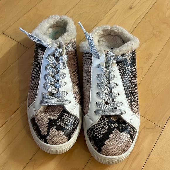 Excellent condition Steve Madden Polaris Reptile Print Sherpa Sneaker - Picture 1 of 5